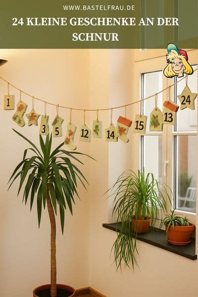 Adventskalender zum Aufhängen: 24 kleine Geschenke an der Schnur