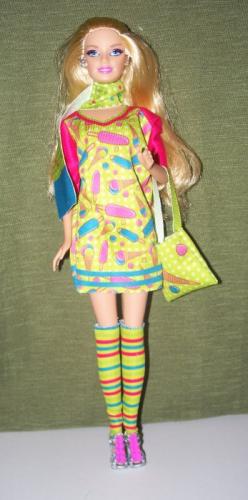 Barbie im Dress-your-doll-Kleid