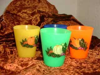 Kunststoffbecher mit Decoupage