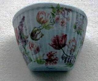 Tontopf mit Tulpen