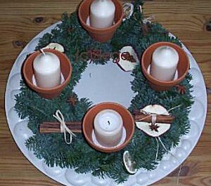 Adventskranz mit Tontöpfchen