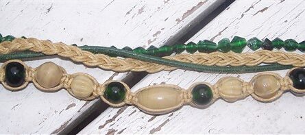 Vierreihiges Armband in Beige-Grün