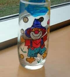 Gläser bemalen: Glas mit Clown