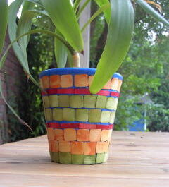 Mosaik-Blumentopf mit Petys