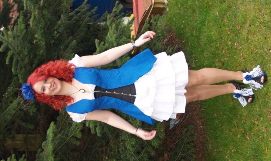 Piratinnenkostüm mit Fascinator und Schuhen