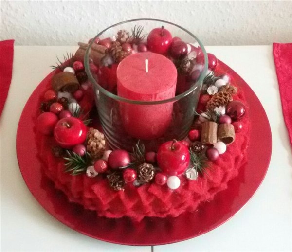 Weihnachtskranz mit rotem Filz