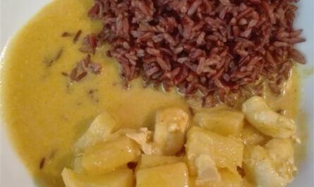 Roter Reis mit Curry