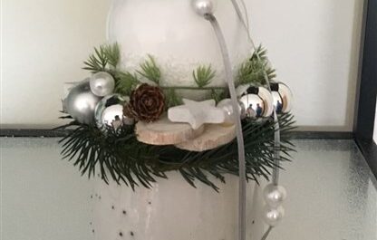 Weihnachtsgesteck Schnee-Apfel
