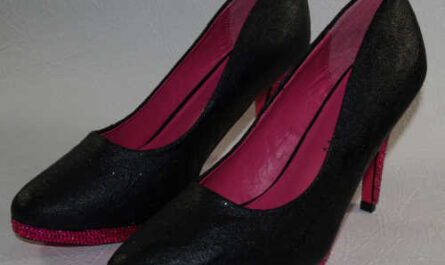 Schuhe mit Strasssteinen pimpen