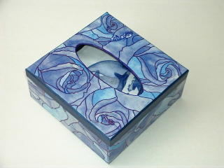 Serviettenbox mit blauen Rosen