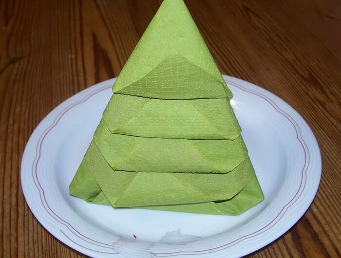 Servietten falten – Tannenbaum