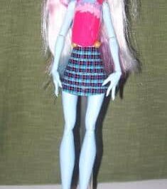 Kleider für Monster High Puppen - aus Klebeband