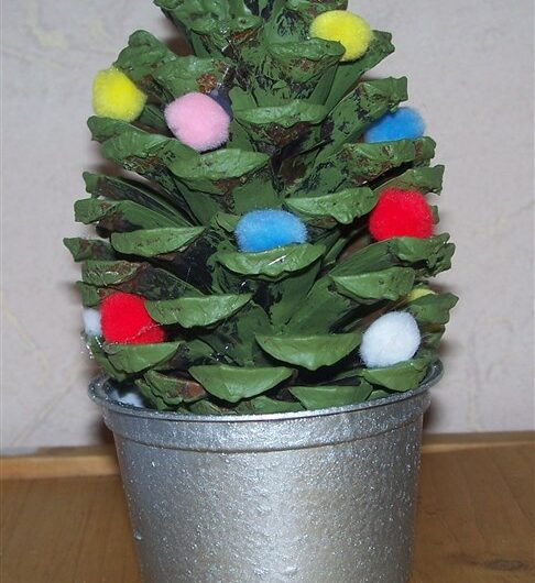 Weihnachtsbäumchen aus Zapfen