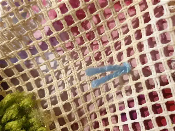 Kinderteppich selber knüpfen mit einem Knüpf-Set - Bastelfrau