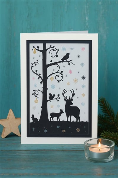 Einfache Weihnachtskarte mit falschem Scherenschnitt