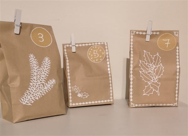 Adventskalender aus Papiertüten basteln