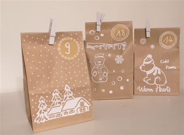 Adventskalender aus Papiertüten basteln
