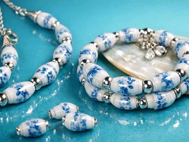 Material zum Papierperlen verzieren - Porzellanlook mit Resin