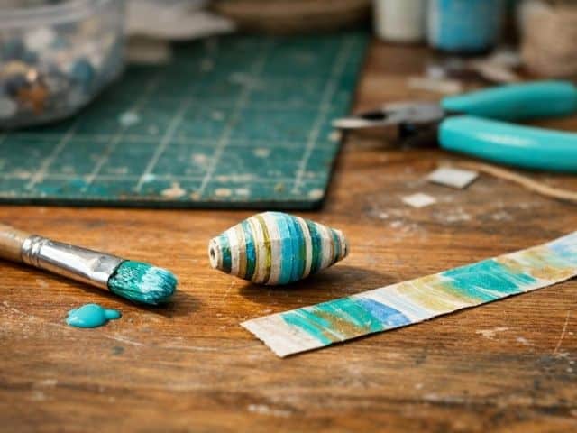 Papierperlen verzieren – kreative Techniken für besondere Oberflächen