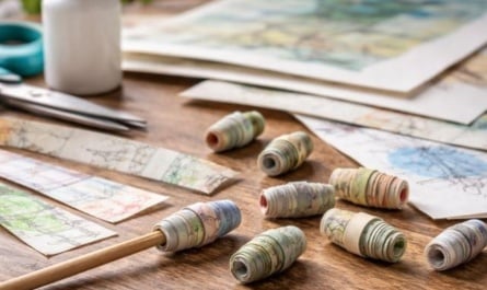 Papierperlen aus alten Zeichnungen und Bildern