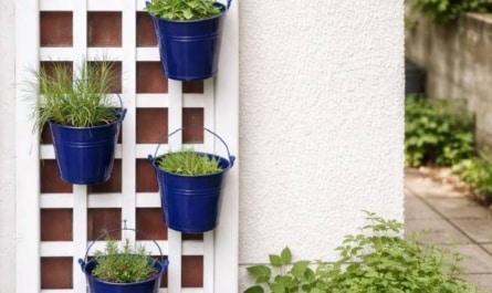 Kräuterwand selber bauen – Anleitung für einen vertikalen Kräutergarten